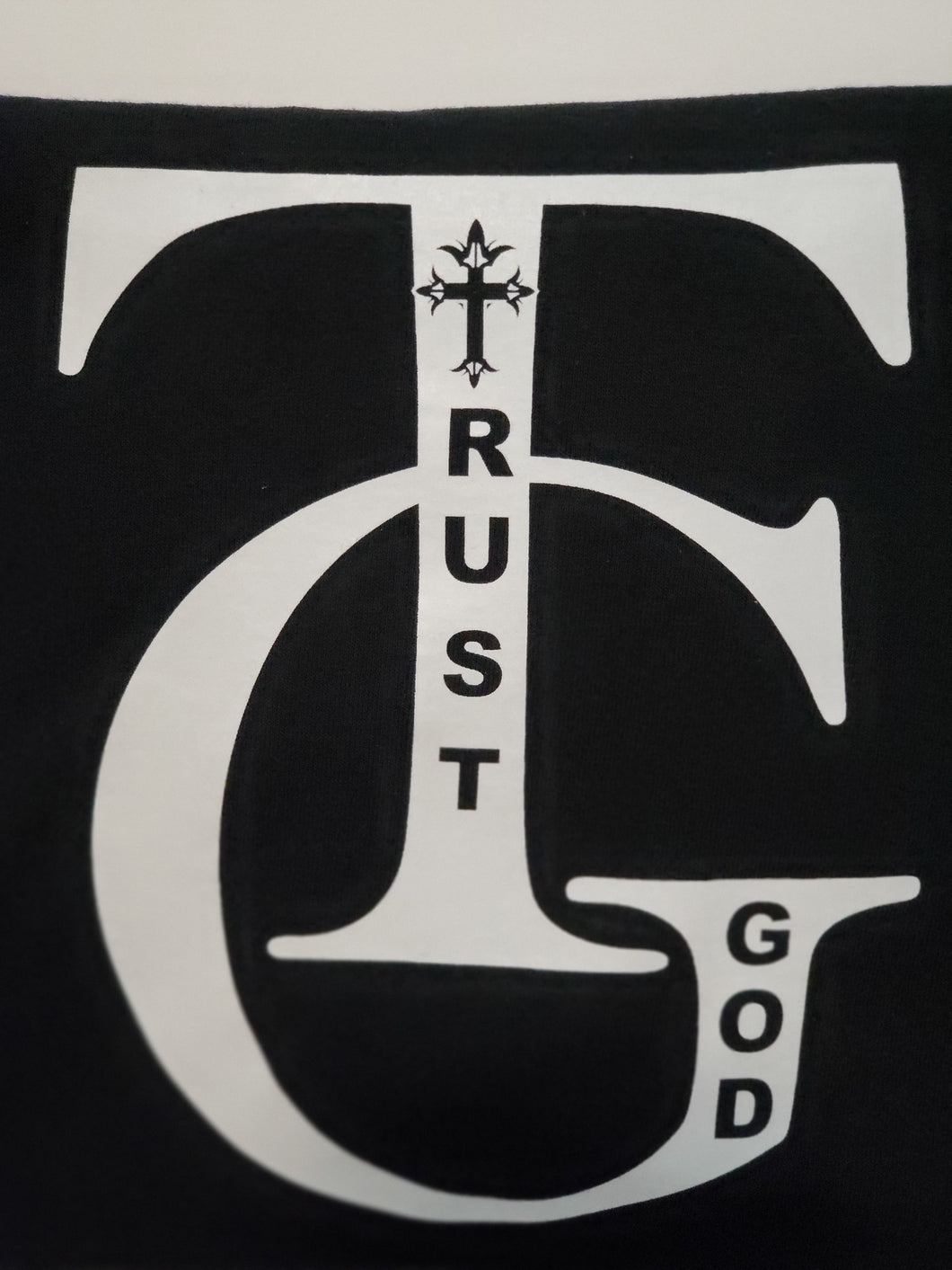 TRUST GOD    T-SHIRT